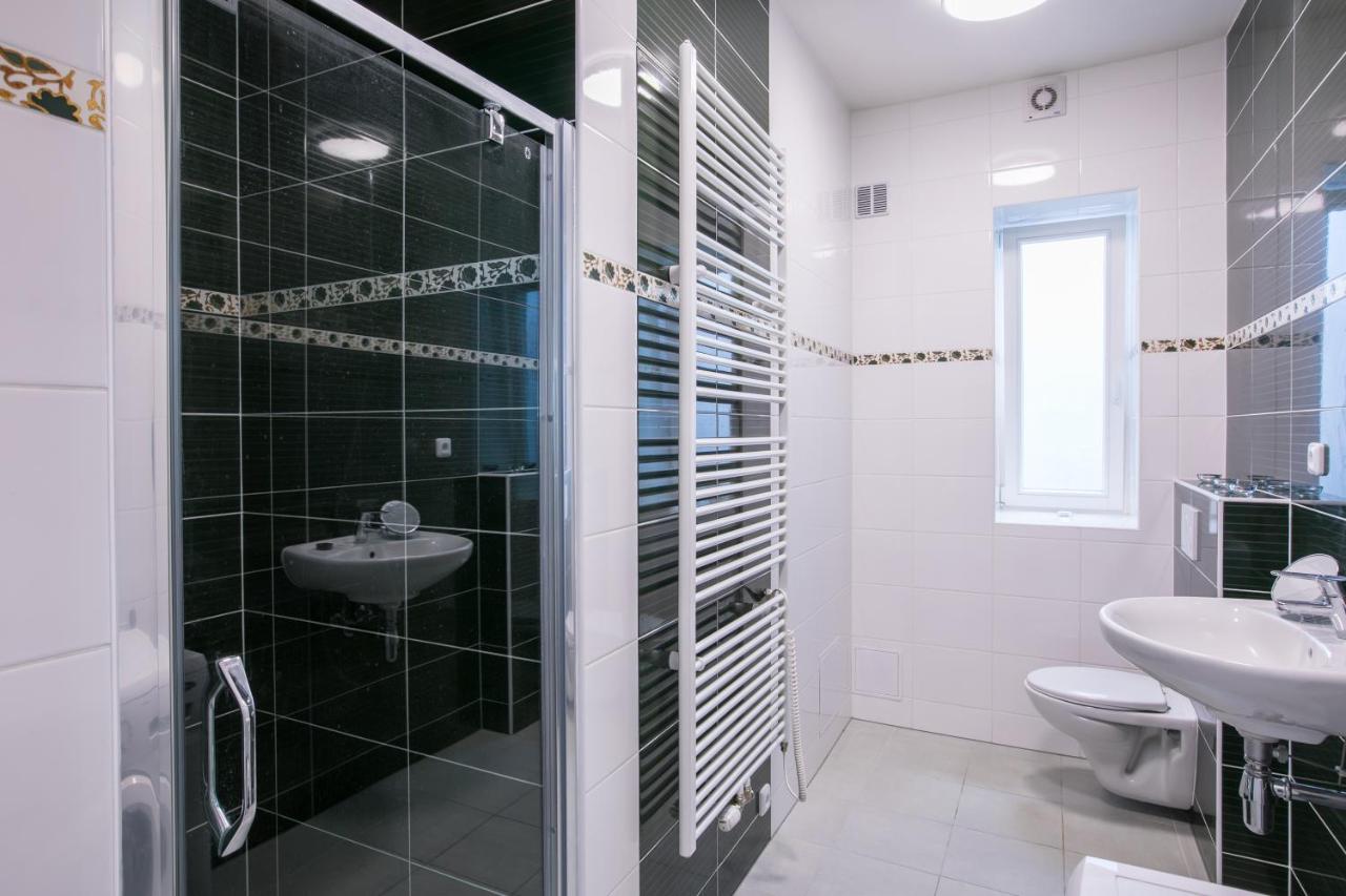 Cozy Apartment In Quiet Courtyard Near Charles Bridge Praha Eksteriør bilde